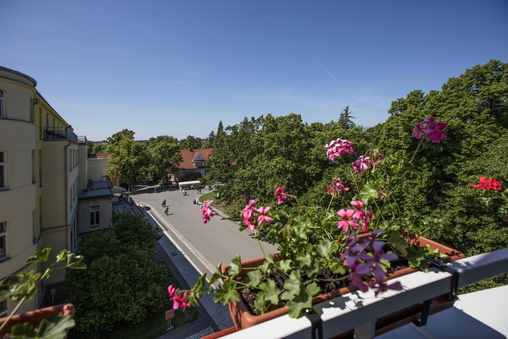 Hotel Bellevue Tlapak Poděbrady Buitenkant foto